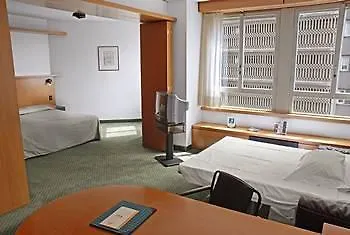 فنادق أونا سينشري ميلانو  ميلان